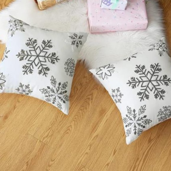 Snowflake Christmas Pillow Covers Set Decorative Case Accent Holiday Xmas Decor - Picture 2 of 10